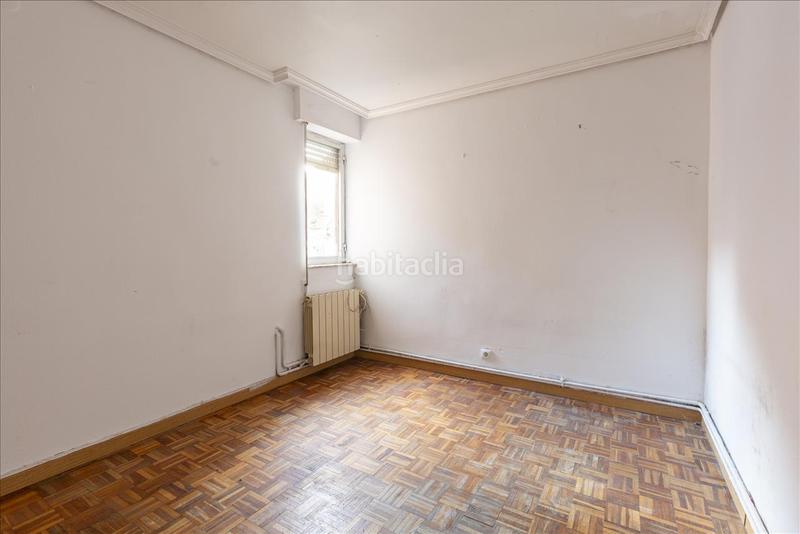 Foto 536b8430-2730-46d1-ba39-bc28d3ace900. Pis a Almendrales Madrid