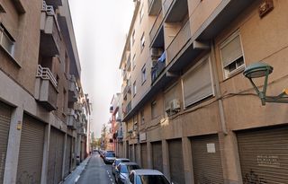 Etagenwohnung  Lleo. Piso en calle lleo