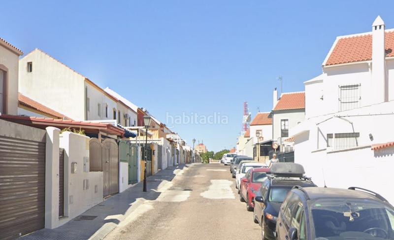 Foto e0f886db-3ffc-4382-b349-843e9aa87e9c. Maison jumelée avec parking dans Avenida Juan Diego Bormujos