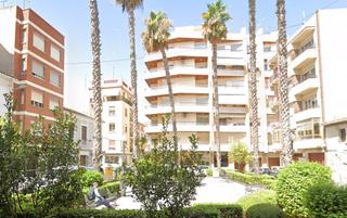 Casa aparellada  Dels furs. Casa en plaza dels furs