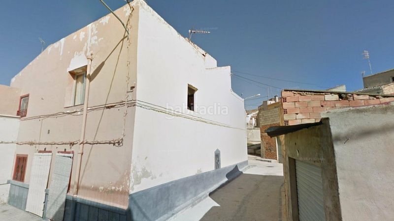 Foto ec2fcf5a-cdaa-479a-a213-9e0189b00bb4. Casa aparellada a Hellín