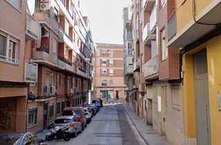 Casa aparellada  El castellar. Casa en calle el castellar