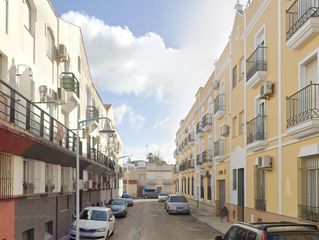 Etagenwohnung  Trebol. Piso en calle trebol