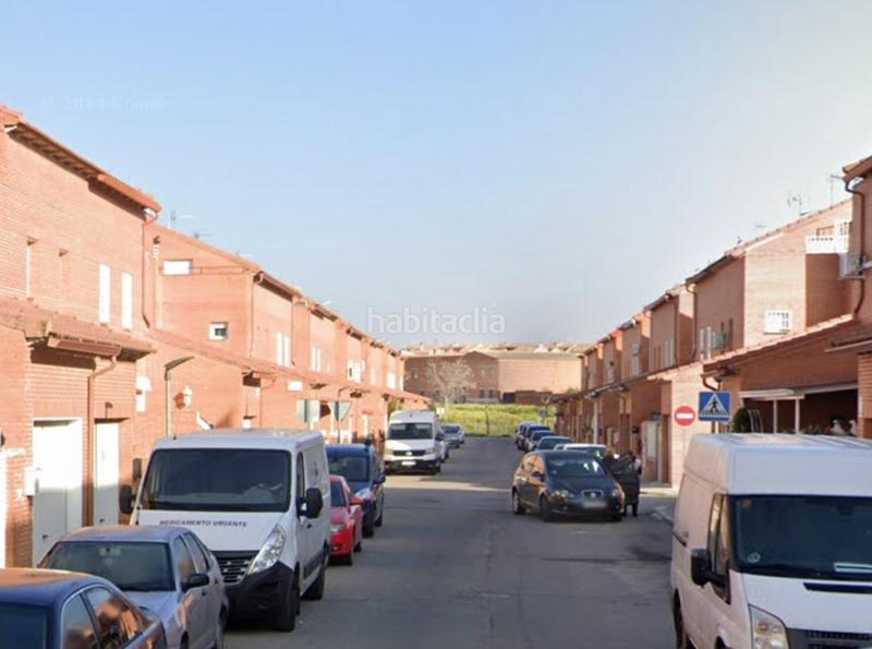 Foto da959e46-8725-44ca-bf41-98b8a53f84b9. Casa bifamiliare con parcheggio in Chozas de Canales