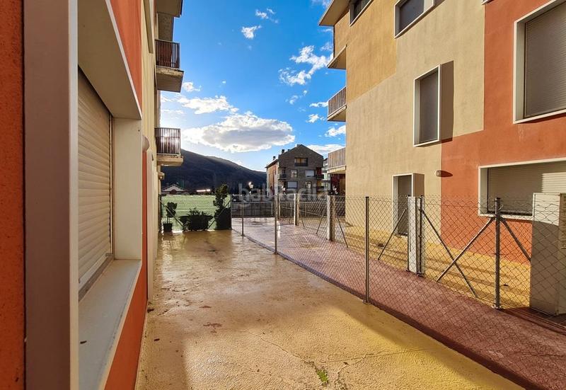 Foto 3f98bc33-515d-4d7e-98f6-e28d325a3356. Planta baixa amb aparcament piscina a Puente la Reina de Jaca