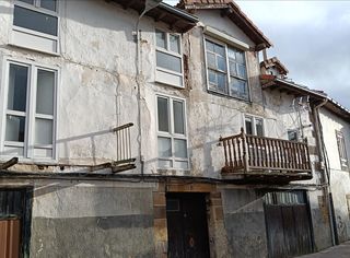 Etagenwohnung  Ebro. Piso en calle ebro
