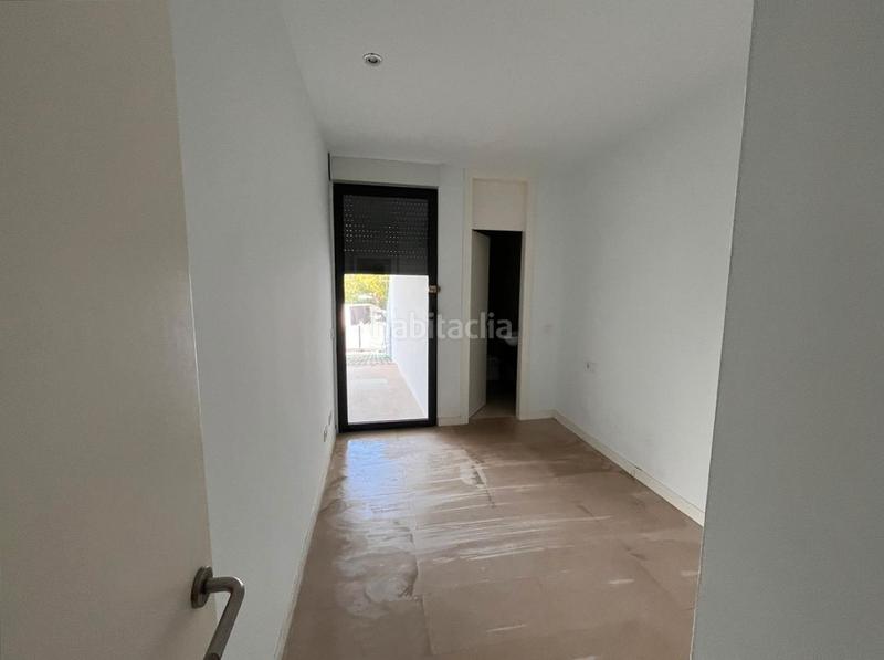 Foto 2ae78515-c10d-422d-9ab0-1efb99403077. Casa pareada casa en calle polo sur en San Enrique-Guadiaro-Pueblo Nuevo Sotogrande