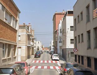 Aparcament cotxe a Ribot I Serra
