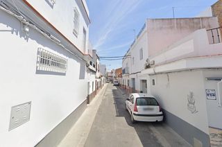 Casa aparellada  Rafael montesionos. Casa en calle rafael montesionos