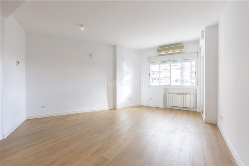 Piso en calle oña en Virgen del Cortijo-Manoteras Madrid - Imagen 2