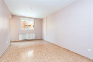 Etagenwohnung  Catalunya. Piso en avenida catalunya