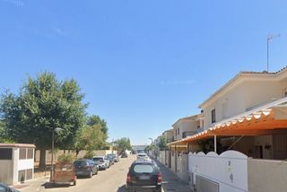 Casa aparellada  Mandarina. Casa en calle mandarina