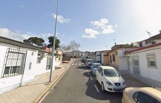 Casa aparellada  Halcon. Casa en calle halcon