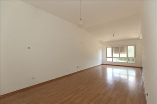 Casa aparellada  Los morales. Casa en calle los morales