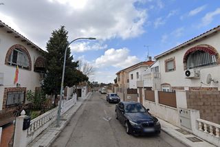 Casa aparellada  Higueral. Casa en calle higueral