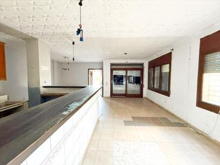 Piano terra  Empordà (edificio torre canigó). Piso en avenida empordà edificio torre canigó