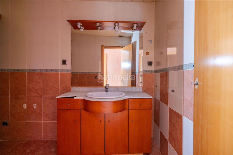 Foto b5b801c6-25c3-47bf-8a1c-dcbbca407530. Xalet amb piscina a costa Cunit - els jardins - els rosers Cunit