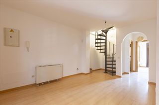 Duplex  Imagen. Piso en calle imagen