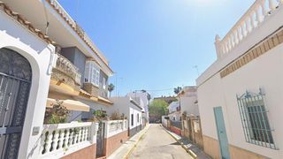 Zweistöckige Wohnung  Peral. Piso en calle peral