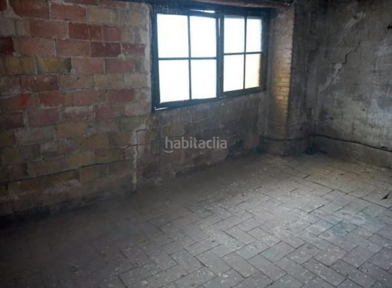 Foto cc1fb92a-ba9e-4384-b252-e46405a4d711. Casa aparellada a Borges Blanques (Les)