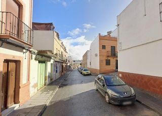 Casa aparellada  Dolores casado. Casa en calle dolores casado