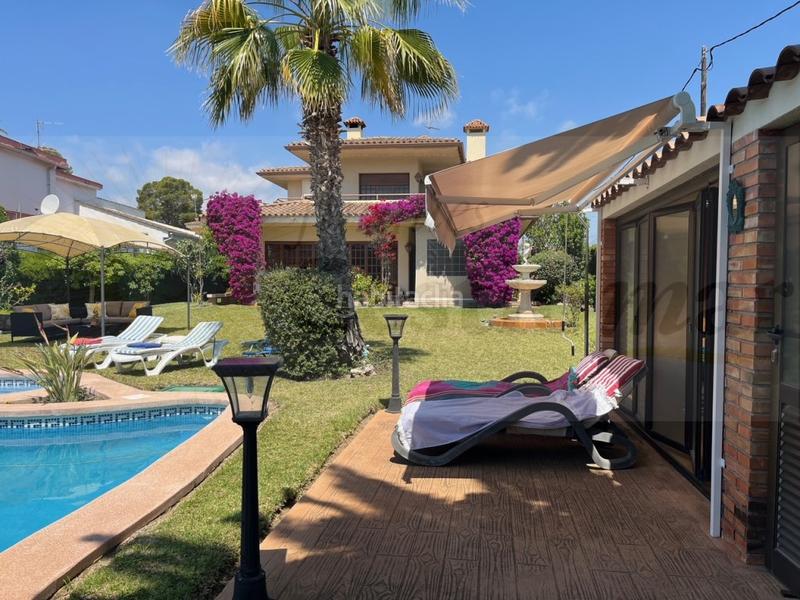 Foto ecb1588a-4cca-489a-a5a2-26d9f9f9ceec. Chalet avec parking dans Tarraco Cambrils