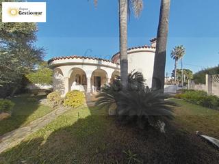 House in Calle castell de papiol 6. Chalet individual de una sola planta en vilafortuny