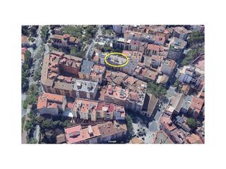 Geschftsraum in Calle verge del cami 20. Dos locales comerciales de 371 m2 en venta.