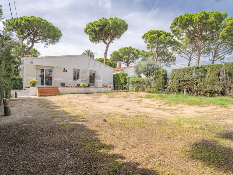 Foto 0fd40232-8abd-46d8-a5fa-5a4152a23c76. Chalet in calle forjador del 3 in Platja de Mont-roig Mont-roig del Camp