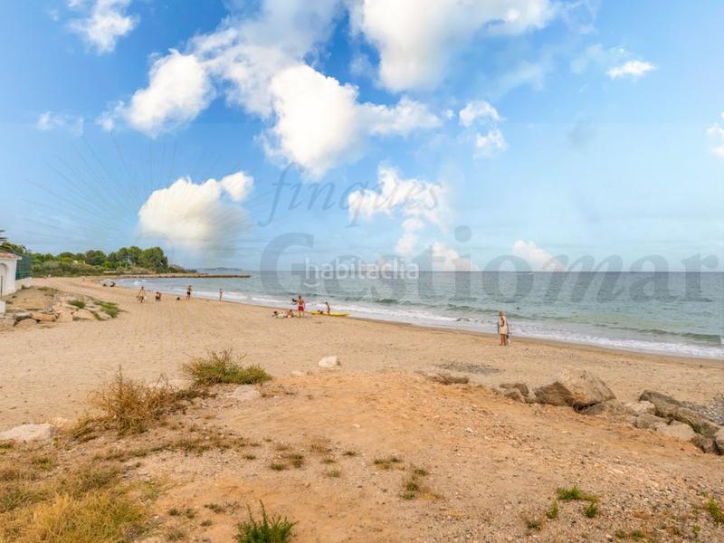 Foto 31124e27-236e-45d7-97c2-77f14a99c7a9. Chalet in calle forjador del 3 in Platja de Mont-roig Mont-roig del Camp