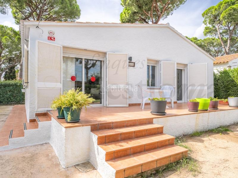 Foto 7d911498-2387-46a3-8f22-08f15da171d1. Chalet in calle forjador del 3 in Platja de Mont-roig Mont-roig del Camp