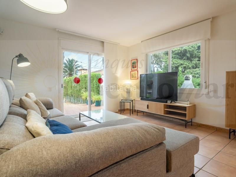 Foto c0cf897d-09e6-4edb-926e-3fac26c77566. Chalet in calle forjador del 3 in Platja de Mont-roig Mont-roig del Camp