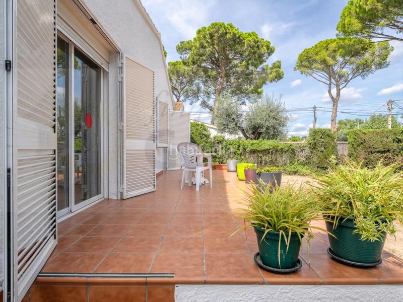 Foto ddc7feeb-f1ef-4120-95e0-01f42d972d0a. Chalet in calle forjador del 3 in Platja de Mont-roig Mont-roig del Camp