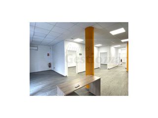 Miete Geschäftsraum  Calle verge del cami. Local de 180m2 a pie de calle acondicioinado.
