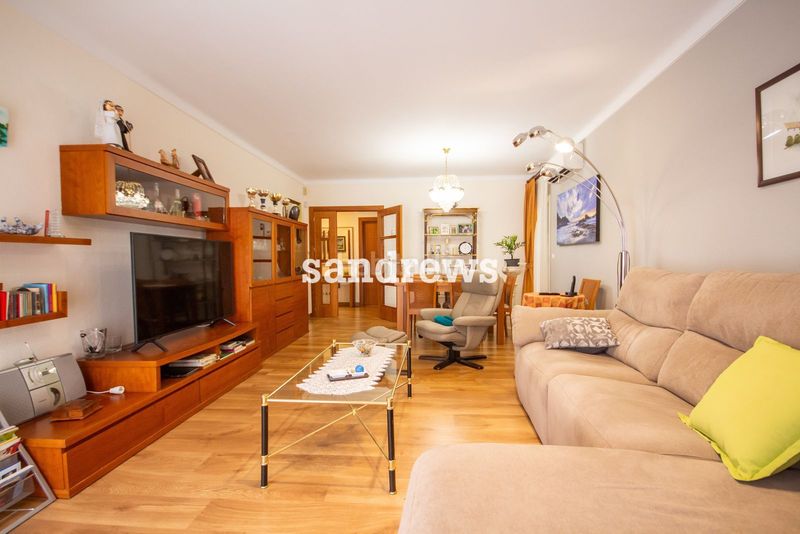 Foto a80e535e-0bcb-43f9-87a2-6857a169ebd6. Casa adossada amb calefacció a Centre Figueres