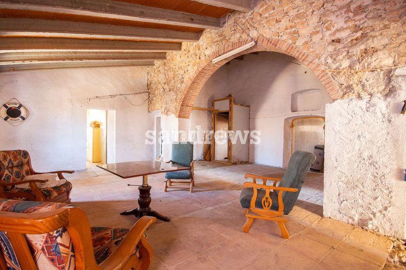 Foto 1f47f989-cf5f-4885-b1f4-616a486b385b. Masia a Riells Escala (L´)