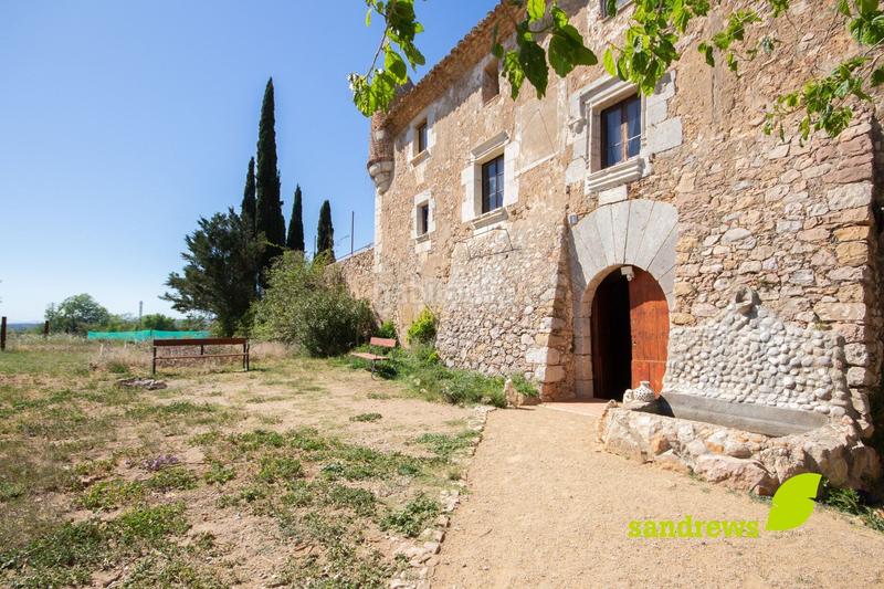 Foto bc7ff1f2-386d-40eb-9fab-a4443fe2be0b. Masía gran masia ubicada en lescala costa brava en Escala (L´)