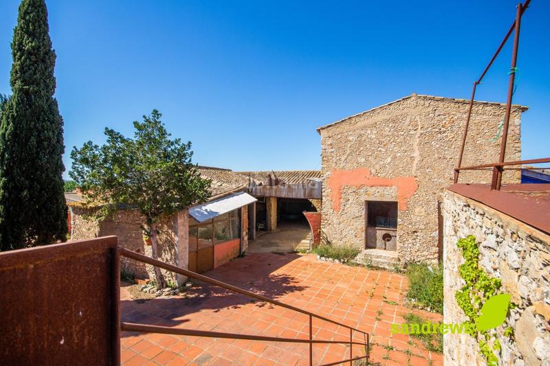 Foto d7d2a450-8ac9-450a-b9fe-83de3f6ca53a. Masía gran masia ubicada en lescala costa brava en Escala (L´)