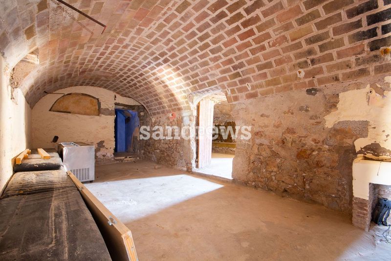 Foto e102cad2-4b18-4f89-b1c0-df8c233a7e8a. Masia a Riells Escala (L´)