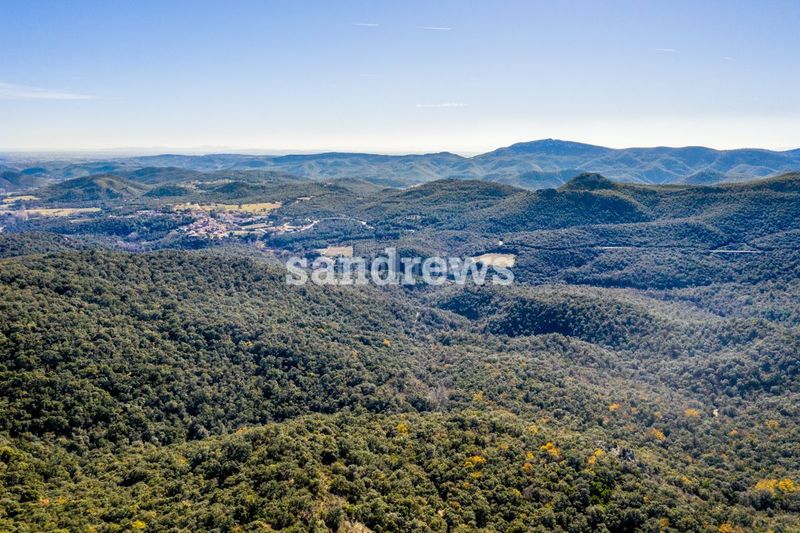 Foto b09a9152-e201-4cbb-a91a-7e80e96b0f53. Masia amb calefacció a Darnius