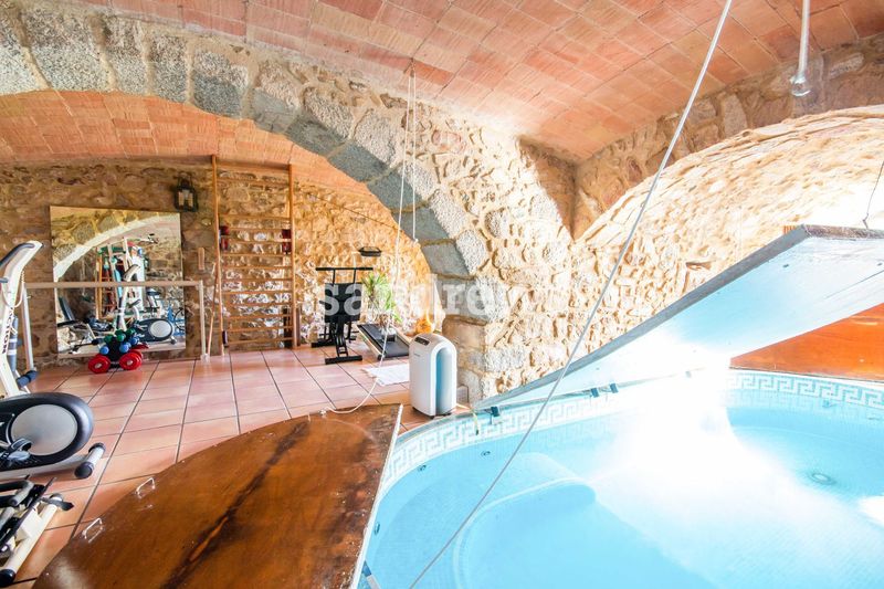 Foto 0b3a40f3-d26d-4b69-a0d7-b5f45de66bf8. Masia amb calefacció piscina a Agullana