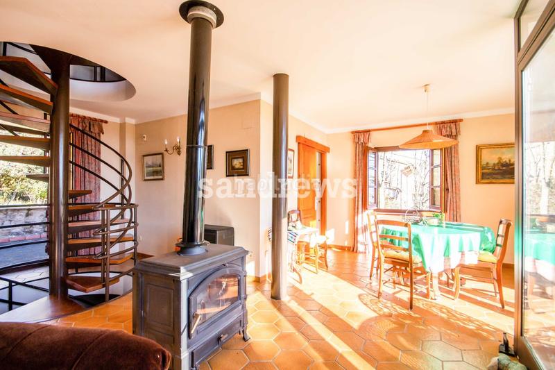 Foto e76290c2-ab24-4914-8757-194157a11540. Casale con riscaldamento piscina in Darnius