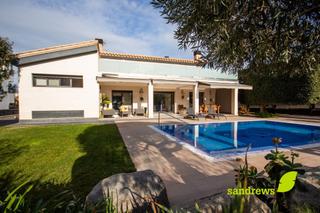 Casa a Santa Margarida. Excelente casa unifamiliar con gran amarre en santa margarita