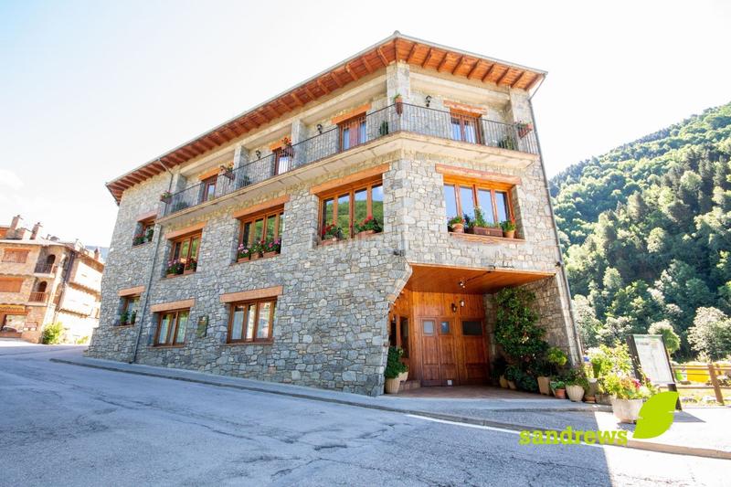 Foto e6fdc47e-dfad-4582-bd53-3019dc122f6d. Edificio hotel en venta cerca de vallter 2000 en Setcases