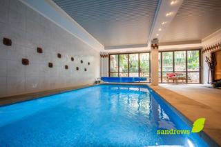 Maison jumelée à Centre. Casa con jardín y piscina climatizada en el centro de figueres