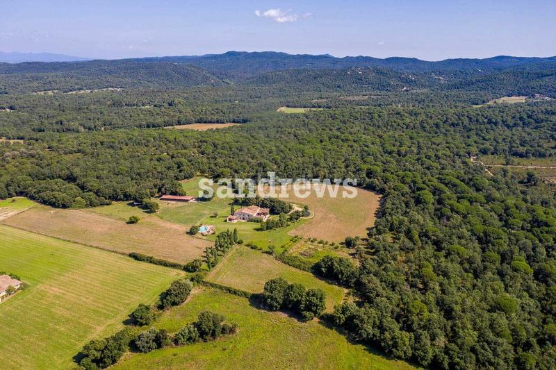 Foto 1ffc8b5b-4022-4c23-9c03-f5e9e58fda93. Masia amb calefacció piscina a Cassà de la Selva