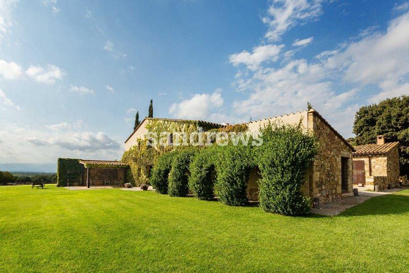 Foto 26ef9a3a-ad1c-4d25-9463-0cd9d8a4755d. Masia amb calefacció piscina a Cassà de la Selva