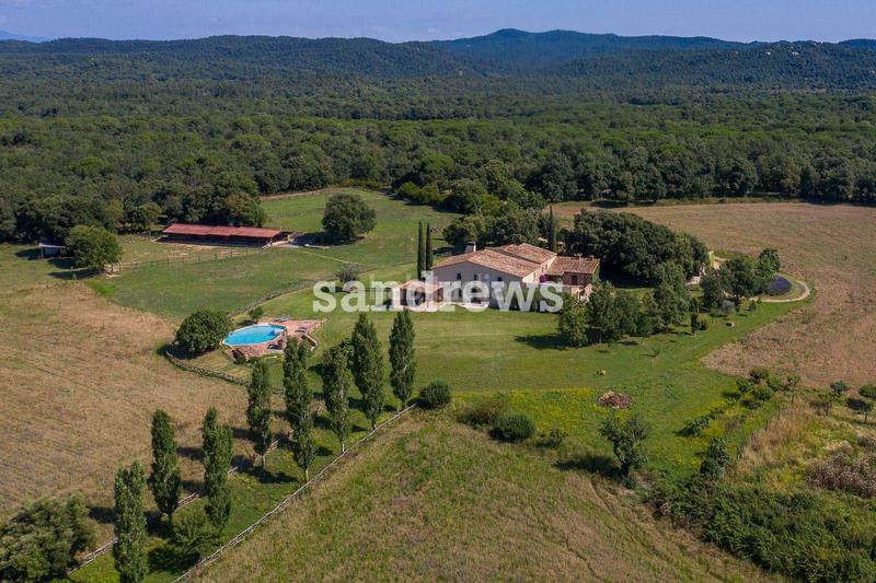 Foto 30127b5c-6cb4-4629-becb-657ce5e1a362. Masia amb calefacció piscina a Cassà de la Selva