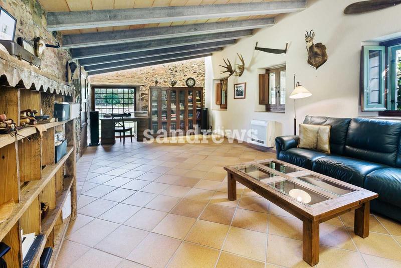 Foto 88b7245a-5dea-42a8-aee4-2f45a7df72de. Masia amb calefacció piscina a Cassà de la Selva