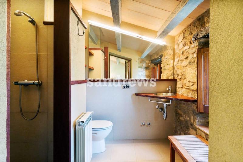 Foto aa2b695b-6165-483c-a1c5-56d27811fb42. Masia amb calefacció piscina a Cassà de la Selva